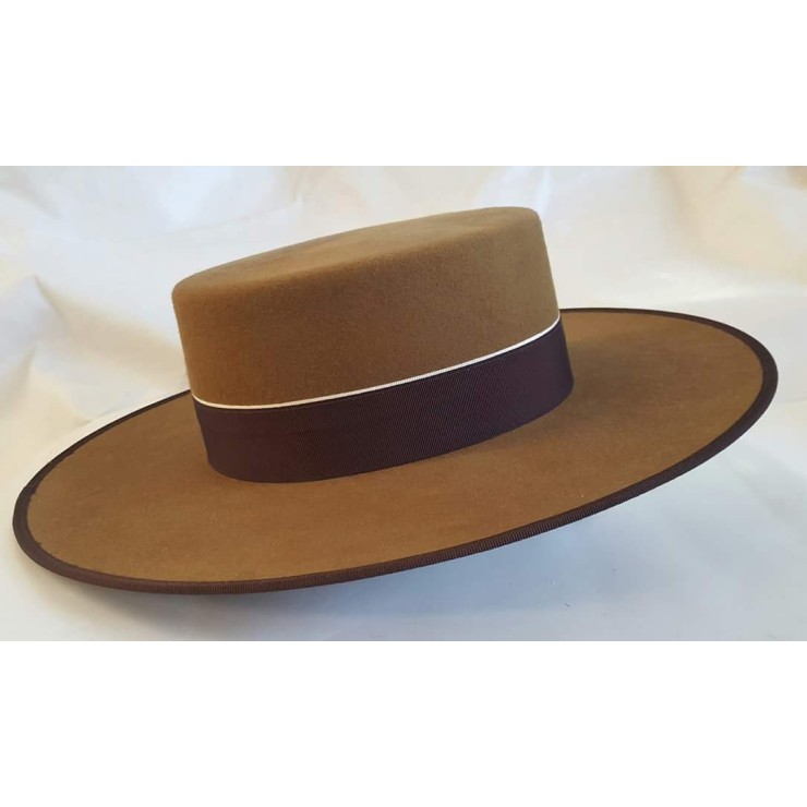 Sombrero de lana en color marrón